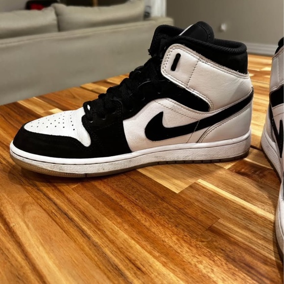 Air Jordan 1Mid SE Diamond - Picture 4 of 4